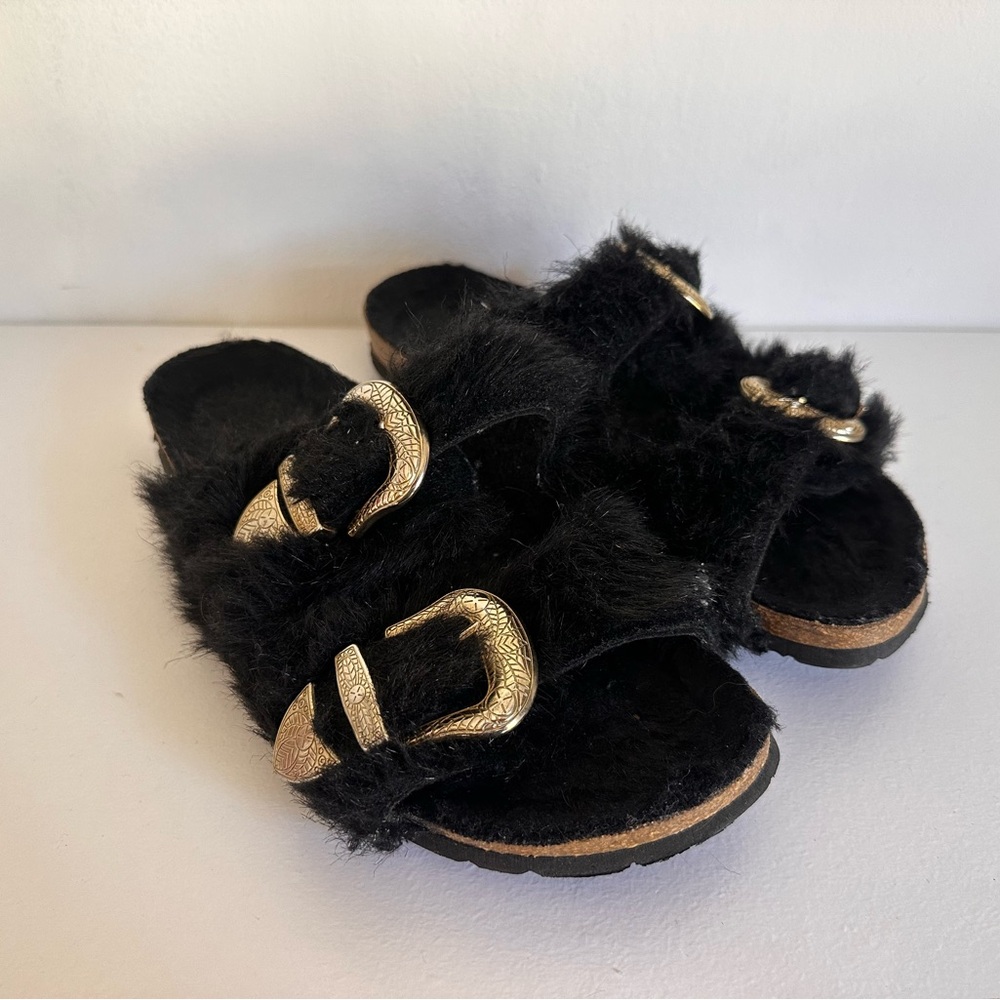 Topshop buckle faux fur black sandals US 8, gold buckle sandals
